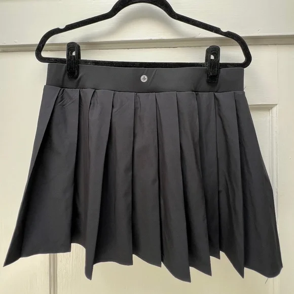 Halara buckle detail skort - Picture 6 of 8